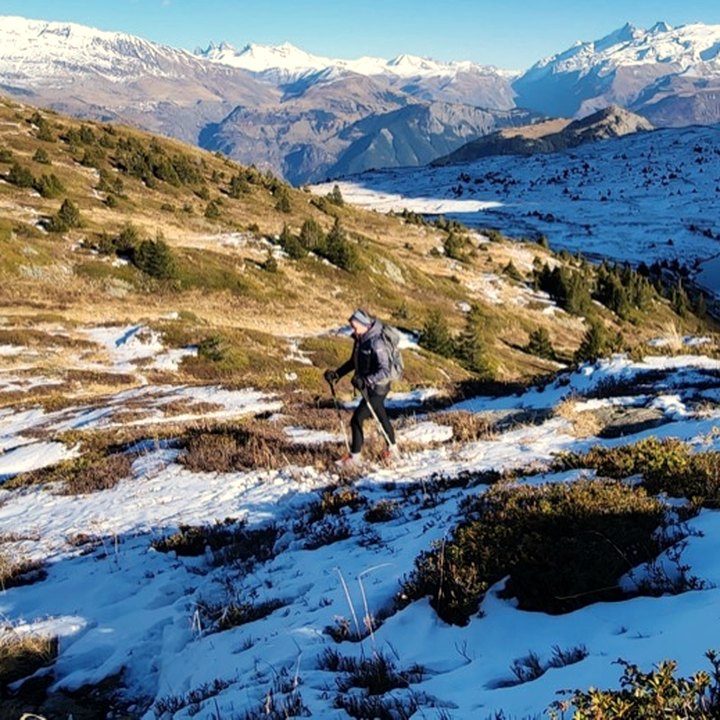 Margaux en randonnée en montagne